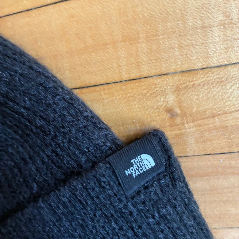 The North Face Alpine Beanie OS Black Unisex Pom Pom Ribbed Knit Hat